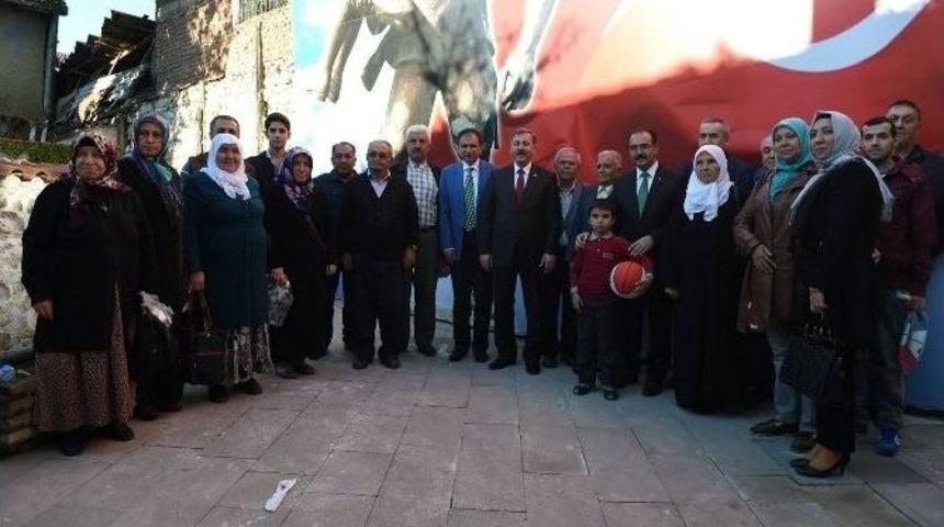 Ak Parti Genel Başkan Yardımcısı &Ouml;zdağ Uşak&rsquo;ta