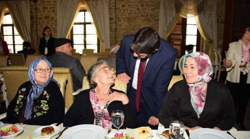 &Ccedil;elik Huzurevi Sakinlerini Ağırladı