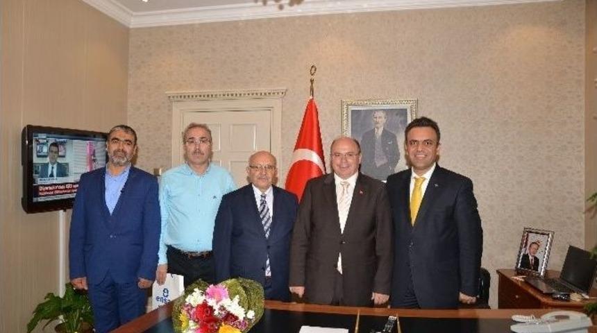 Ensar Vakfından Vali Amir &Ccedil;i&ccedil;ek&rsquo;e Ziyaret