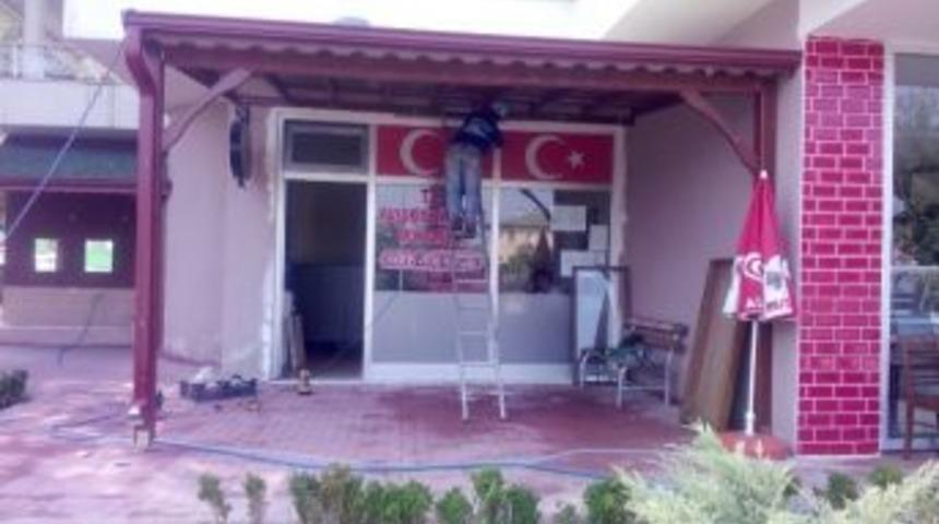 Maşukiye Muhtarlığında Sundurma &Ccedil;alışması