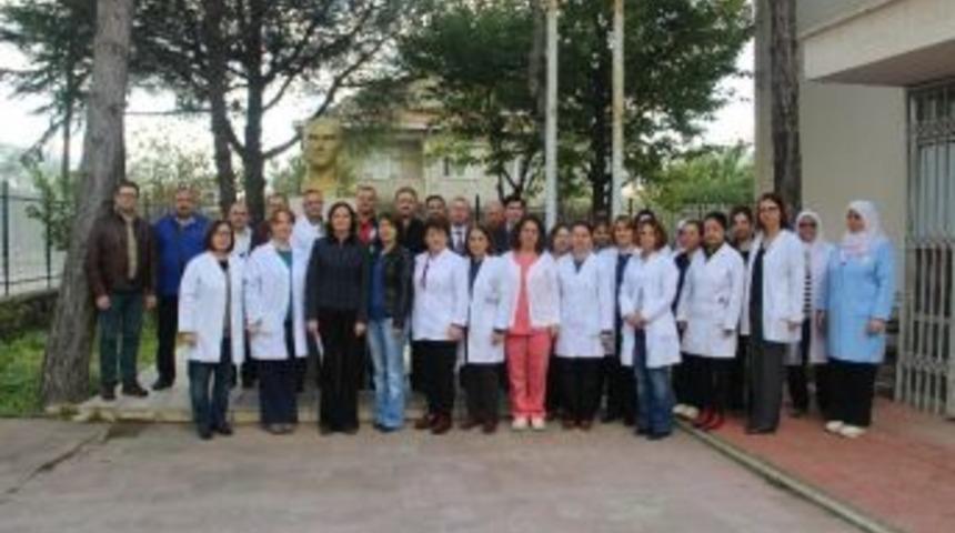 &Ccedil;an&rsquo;da Sağlık&ccedil;ılar Kendilerine Y&ouml;nelen Ter&ouml;r Olaylarını Protesto Etti