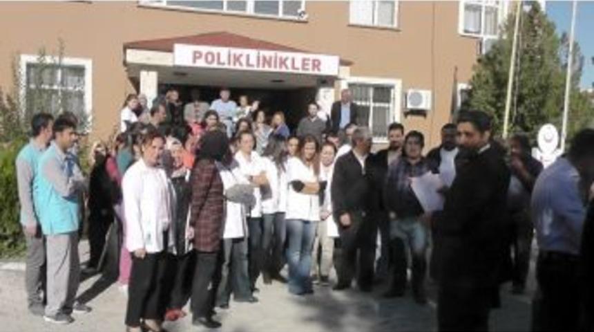 Kulu&rsquo;da Sağlık &Ccedil;alışanlarından Artan Ter&ouml;r Saldırına Tepki