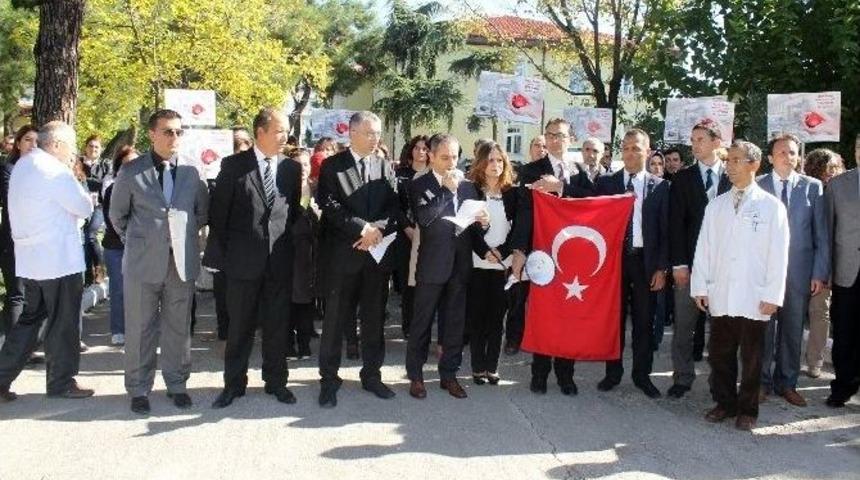 Sağlık&ccedil;ılardan &lsquo;ter&ouml;r&rsquo; Tepkisi