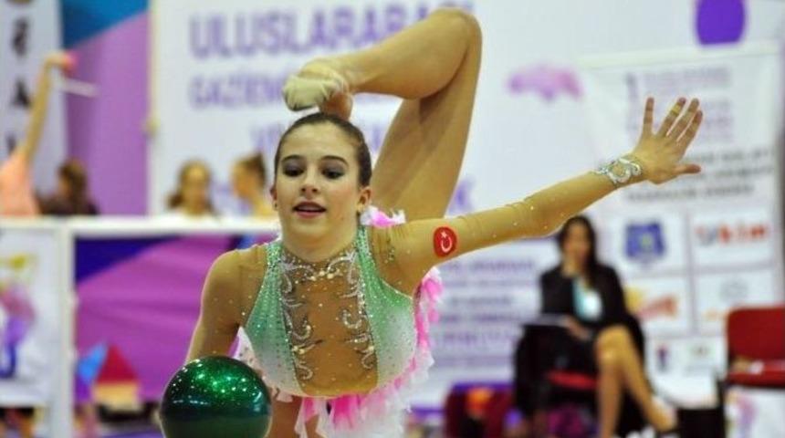 Gaziemir&rsquo;de Cimnastik Ş&ouml;leni Başlıyor