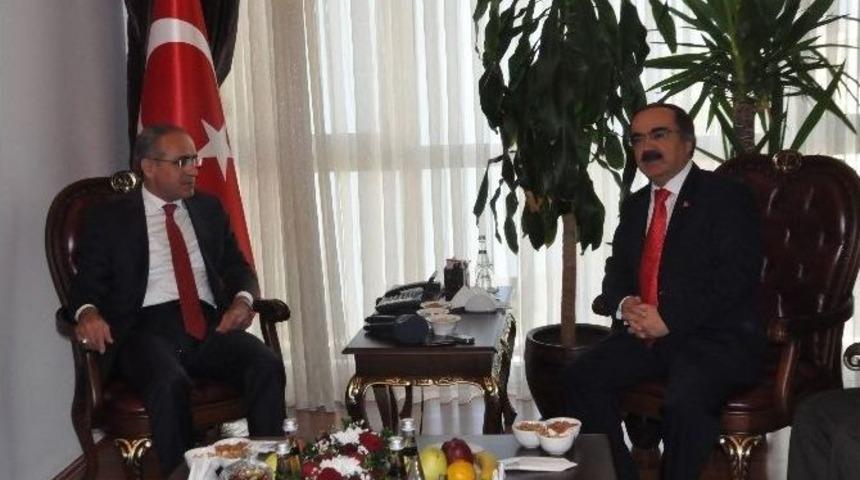 Bakan Top&ccedil;u&rsquo;dan Birlik Ve Beraberlik Mesajı