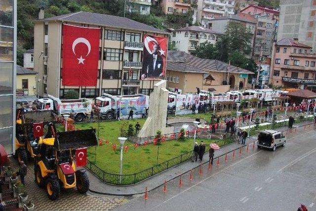 Maçka Belediyesi 34 Yeni Aracını Hizmete Soktu