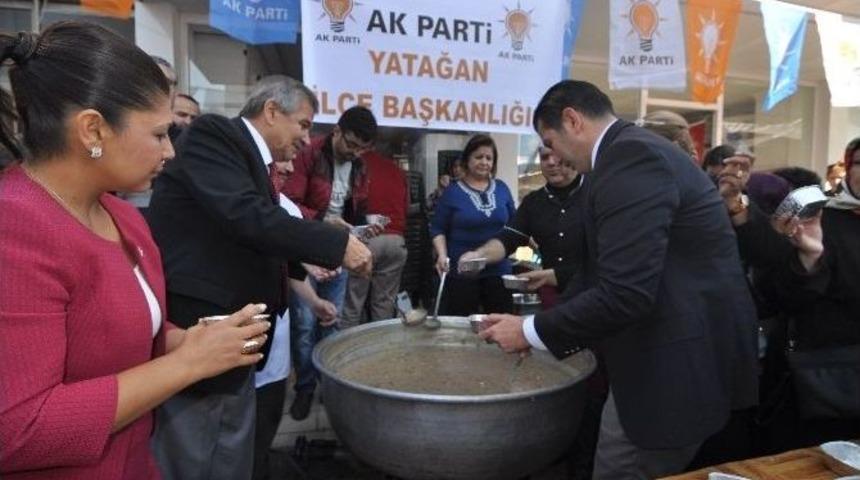 Chp&rsquo;li Başkandan Ak Partililere Aşure İkramı