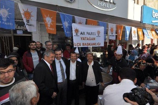 Chp’li Başkandan Ak Partililere Aşure İkramı