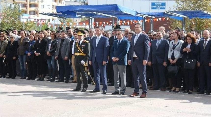 Cumhuriyet Bayramı Kutlamaları &Ccedil;elenk Sunumu İle Başladı