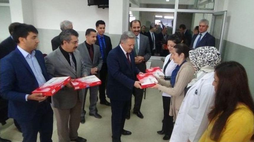 Erzincan&rsquo;da 133 &Ouml;ğrenci Ve 5 &Ouml;ğretmene Tablet Dağıtıldı