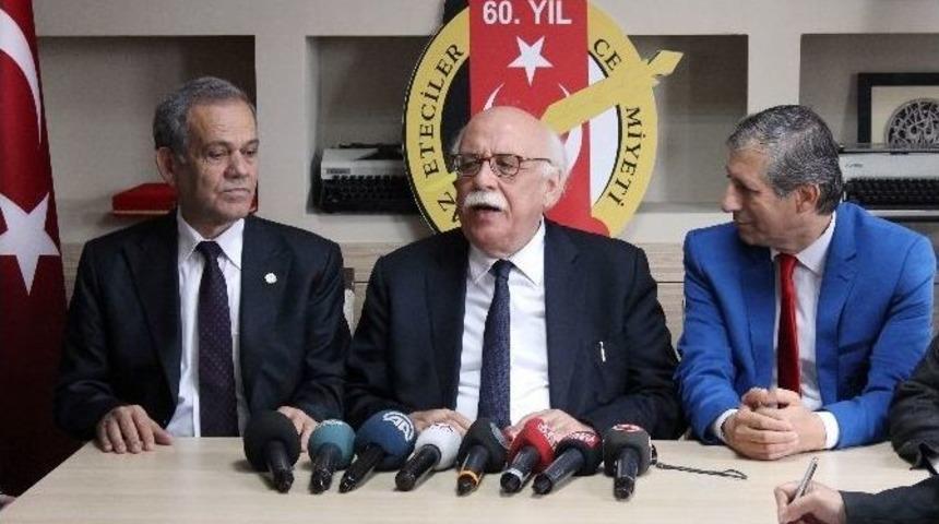 Gazetecilerden Bakan Avcı&rsquo;ya Basın Kartı Beklemesi S&uuml;resi Şikayeti