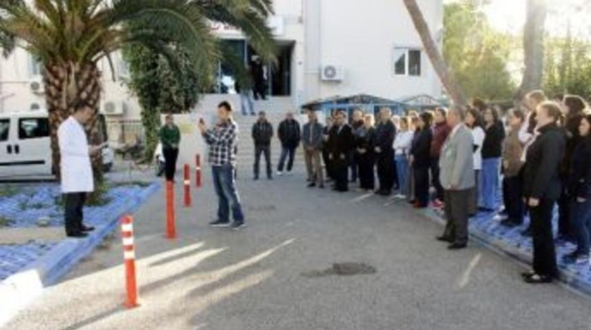 Ter&ouml;r Olayları Sağlık &Ccedil;alışanlarını Ayaklandırdı