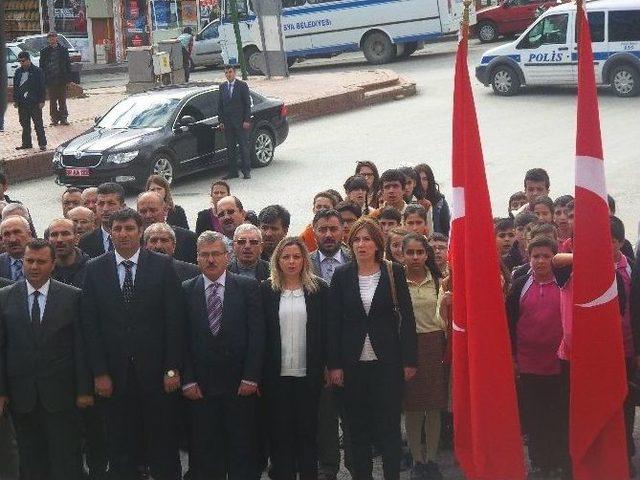 29 Ekim Cumhuriyet Bayramı Tosya’da Çelenk Sunumu İle Başladı