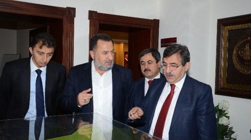 Bakan G&uuml;ll&uuml;ce, Darende&rsquo;de İncelemelerde Bulundu