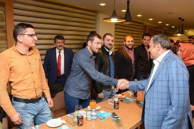 Bakan Eroğlu Afyonkarahisar’da Genç İş Adamları İle Bir Araya Geldi