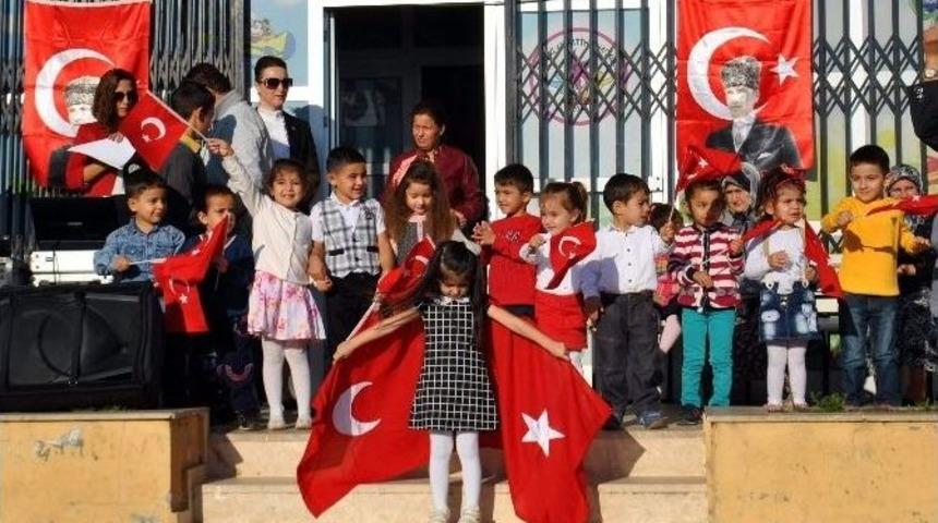 Ortaklarlı Minikler Cumhuriyeti Coşkuyla Kutladı