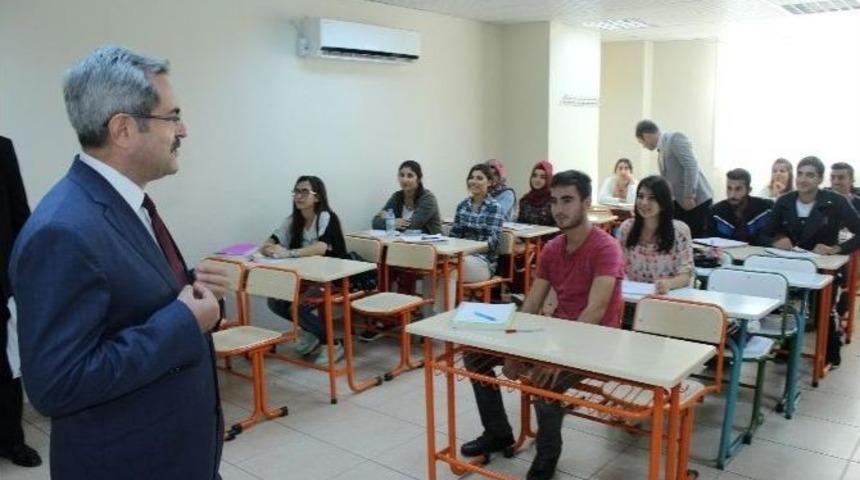 Ak Parti&rsquo;li &Uuml;n&uuml;var: "gen&ccedil;liğe Yatırım, Geleceğe Yatırımdır"