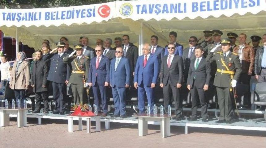 Cumhuriyet&rsquo;in 92. Kuruluş Yıl D&ouml;n&uuml;m&uuml; Tavşanlı&rsquo;da Coşkuyla Kutlandı