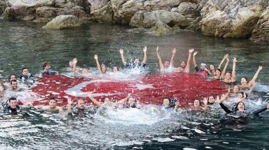 Cumhuriyeti Denizde Kutladılar