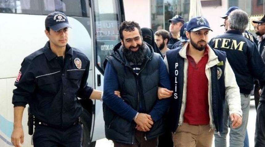 Işid Operasyonunda G&ouml;zaltına Alınan 13 Kişi Tutuklandı