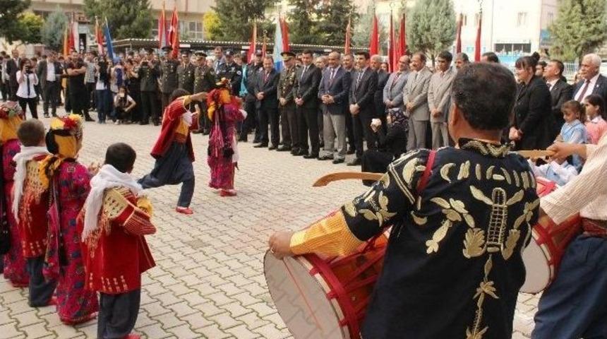 Cumhuriyetin 92. Yıl D&ouml;n&uuml;m&uuml; Araban&rsquo;da T&ouml;renle Kutlandı