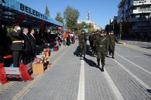 29 Ekim Cumhuriyet Bayramı Uşak’ta Coşkuyla Kutlandı