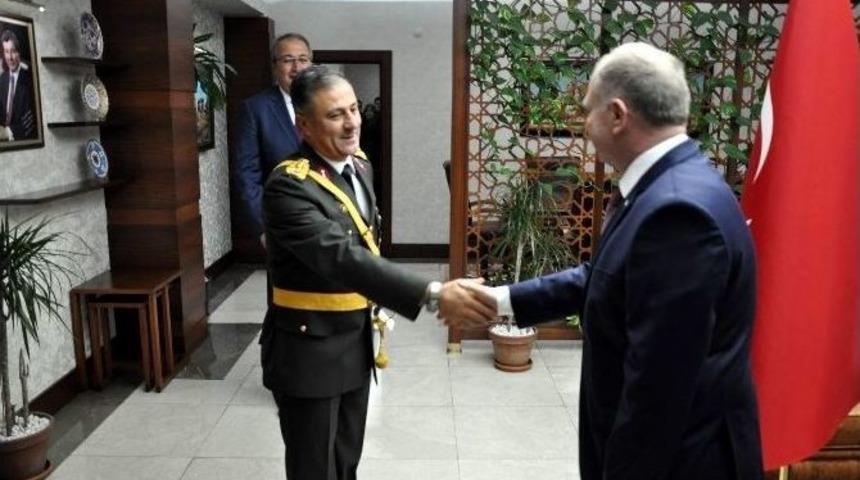 Vali Ceylan Tebrikleri Kabul Etti