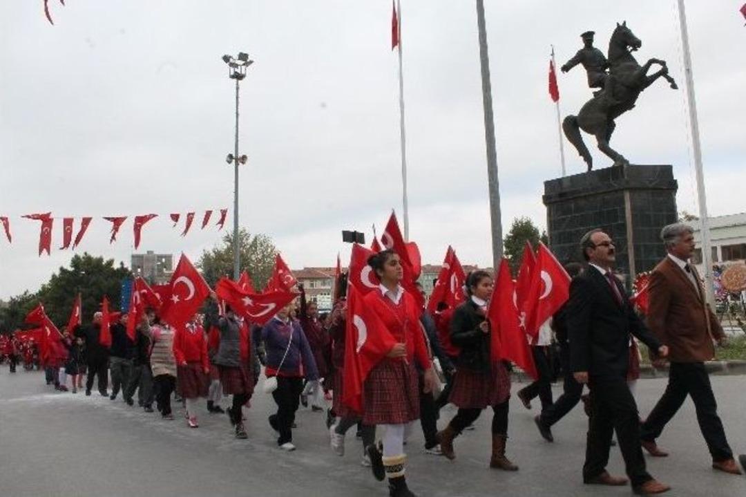 Cumhuriyet Bayramı Niğde&rsquo;de T&ouml;renle Kutlandı