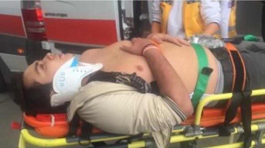 Karşıdan Karşıya Ge&ccedil;mek İsteyen &Ouml;ğrenciye Ara&ccedil; &Ccedil;arptı