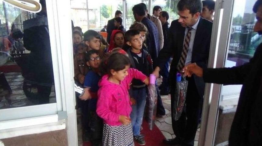 Kulp&rsquo;ta 150 &Ouml;ğrenciye Yemek Verildi