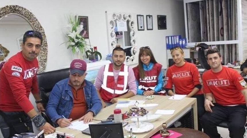 Sarıg&ouml;ll&uuml; İş Adamından Akut&rsquo;a Ara&ccedil; Ve Yakıt Desteği