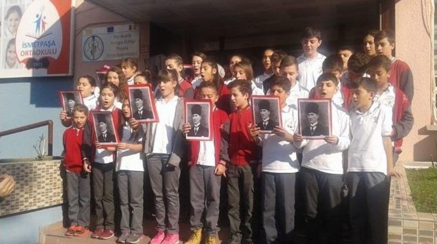 İsmetpaşa Ortaokulu &Ouml;ğrencileri Cumhuriyet Bayramını Kutladı