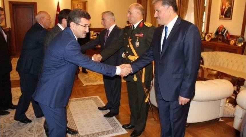 Malatya&rsquo;da 29 Ekim Coşkuyla Kutlandı