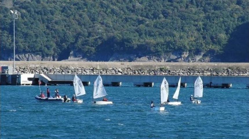 Amasra&rsquo;da 29 Ekim Cumhuriyet Bayramında Yelkenler Yarıştı