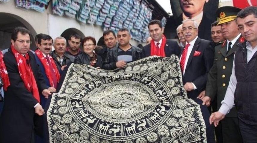 600 Yıllık Yazma, Tarihi Kitapta Toplandı