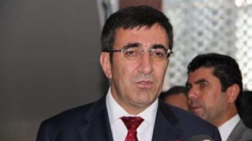 Başbakan Yardımcısı Yılmaz G&uuml;ndemi Değerlendirdi