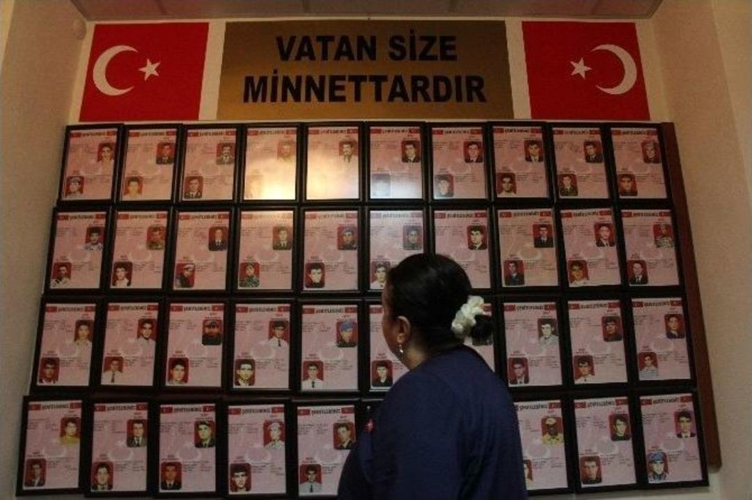 (&ouml;zel Haber) 3 Ayda 13 Şehit Geldi, Dernekte Şehit Fotoğrafı Asacak Yer Kalmadı