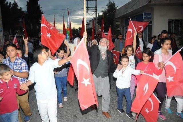 Toroslar’da, Cumhuriyet Coşkusu Fener Alayı İle Yaşandı