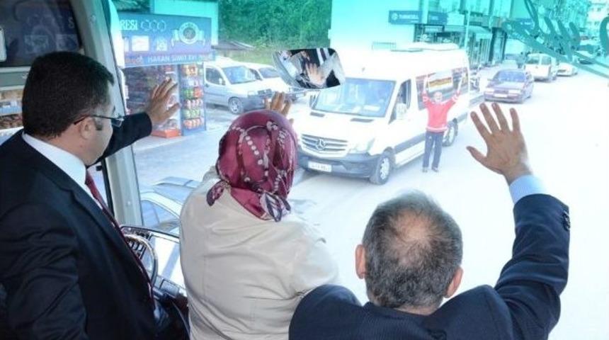 Ak Parti D&uuml;zcelileri Selamladı