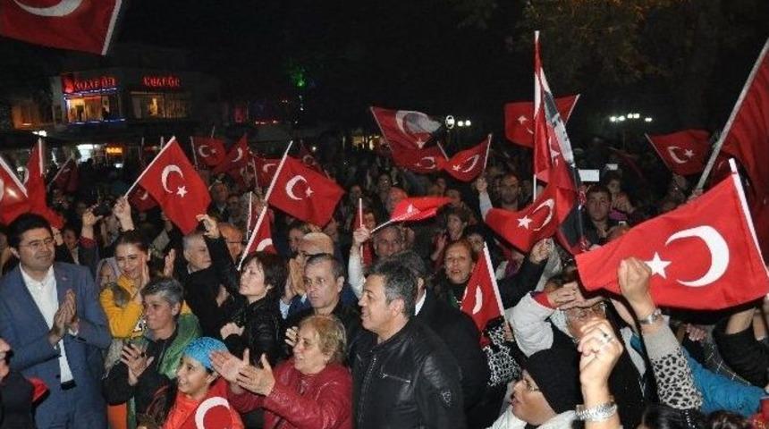 Edremit&rsquo;te Fener Alayına Binler Katıldı