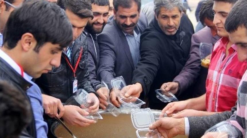 Erzurum&rsquo;da 7 Bin Kişiye Aşure Dağıtıldı