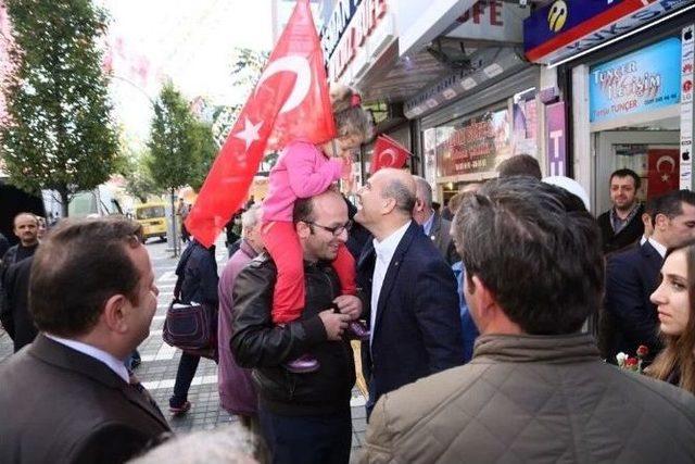 Ak Parti’den Sevgi Yürüyüşü