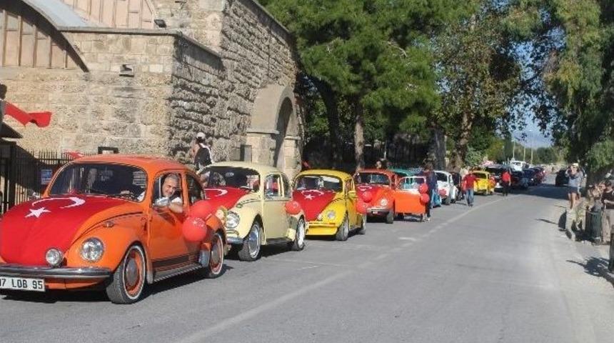 Manavgat Caddeleri Vosvoslarla Renklendi