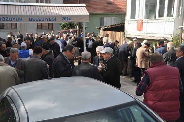 Bozüyük Ulu Camide Aşure İkramı Yapıldı