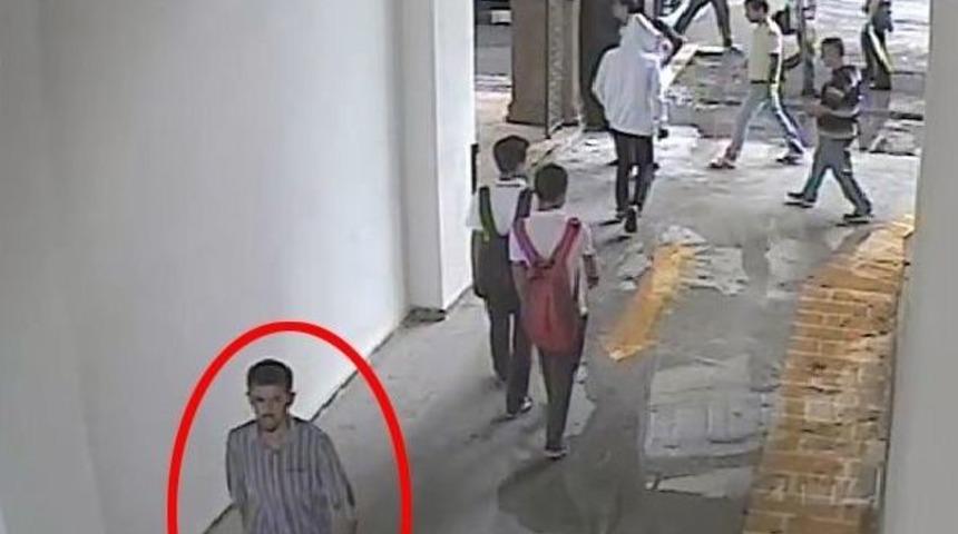 17 Saniyede Bisikleti &Ccedil;aldı Ama Polisten Ka&ccedil;amadı