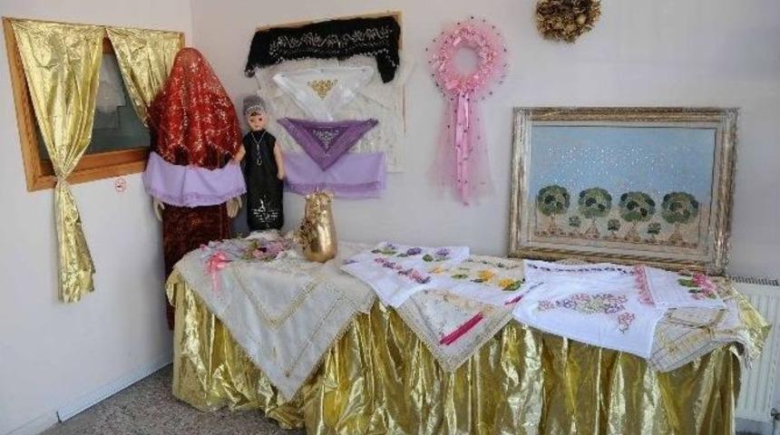 Ke&ccedil;mek&rsquo;te Herkes &Uuml;r&uuml;nlerini G&ouml;r&uuml;c&uuml;ye &Ccedil;ıkarabilecek