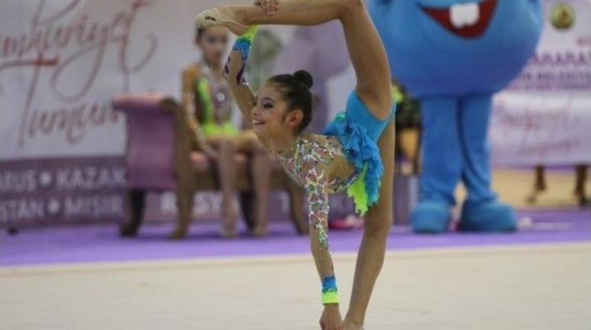 Cumhuriyet Turnuvası Başladı