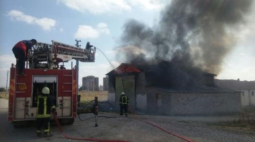 Karaman&rsquo;da Depo Yangını