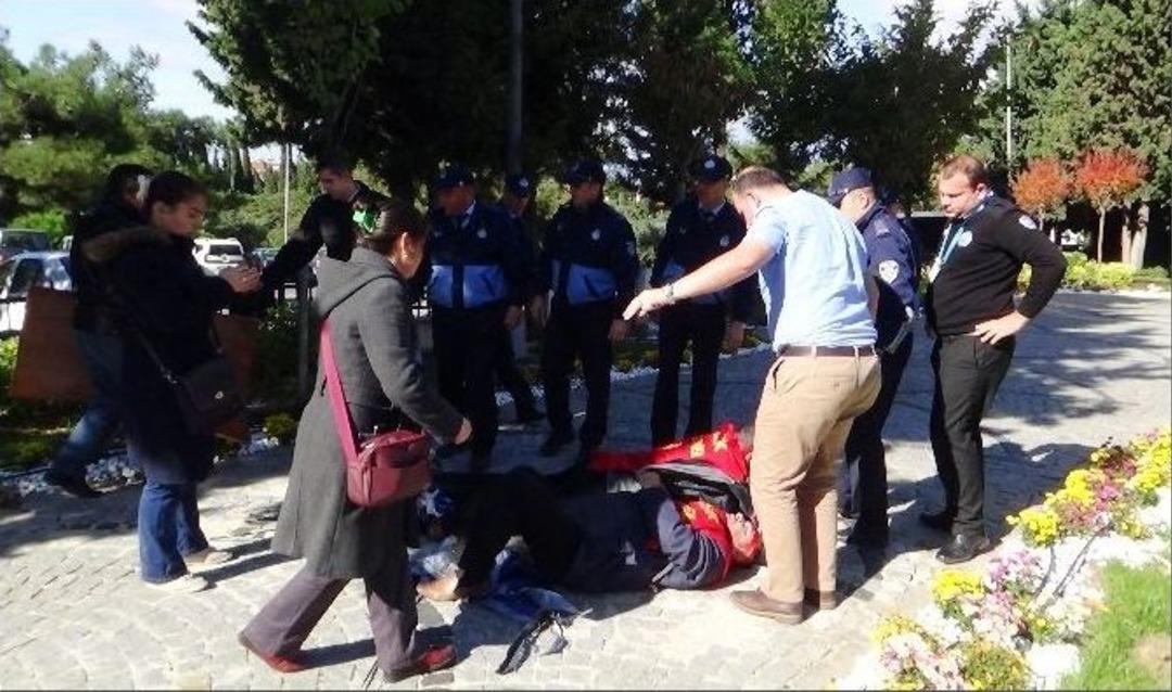 (&ouml;zel Haber)a&ccedil;lık Grevindeki İş&ccedil;ilerle Zabıta Arasında Arbede