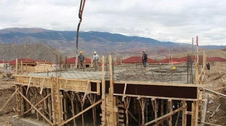 G&uuml;zelsu&rsquo;da Cami İnşaatı